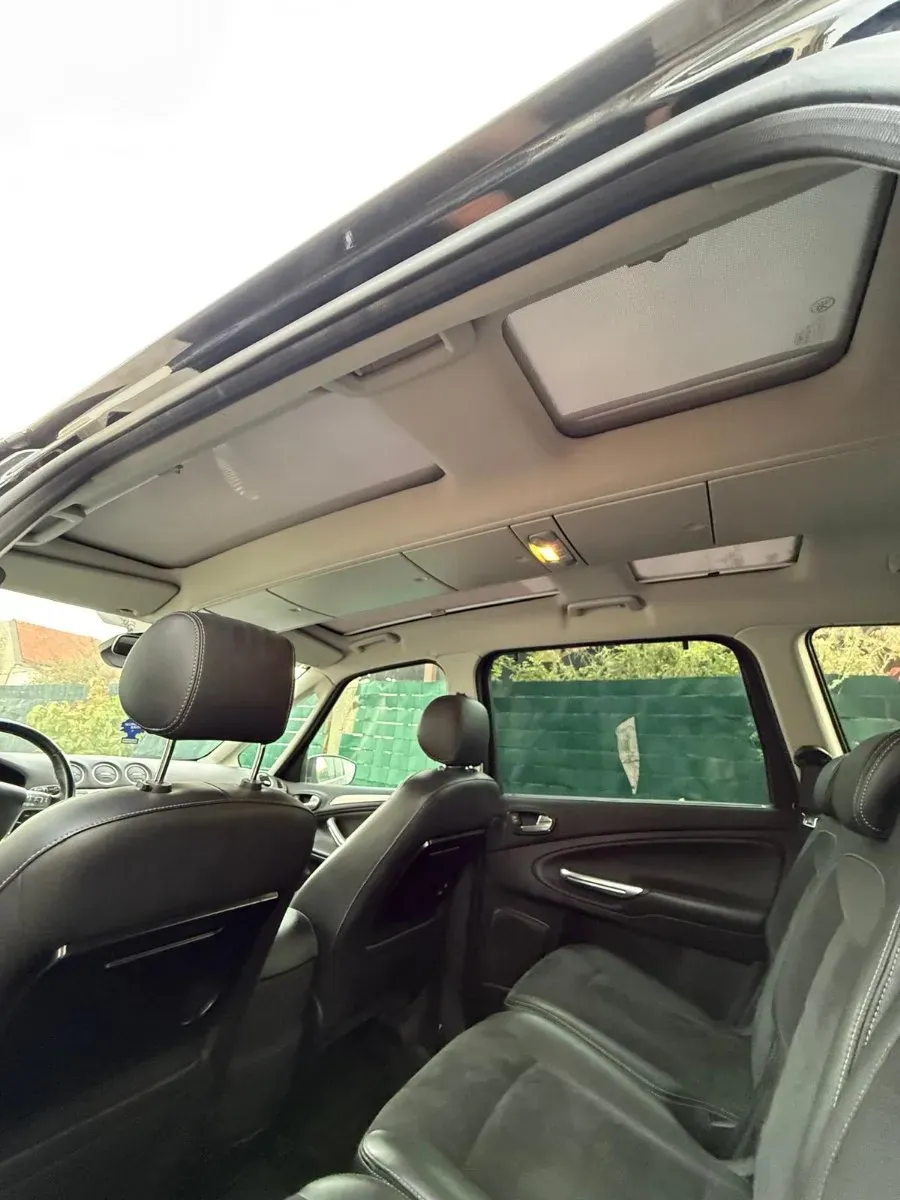 Ford Galaxy 2012 photo 3