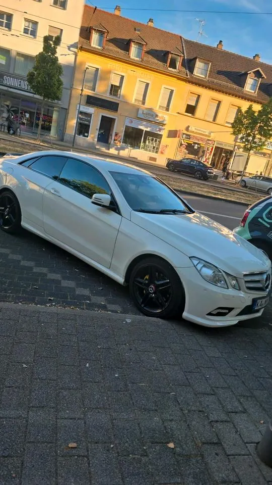Mercedes-Benz E Coupé