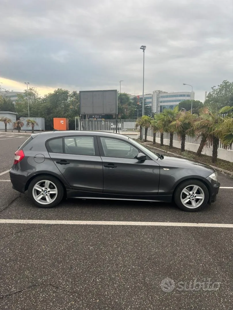 BMW 118D 2006 photo 2