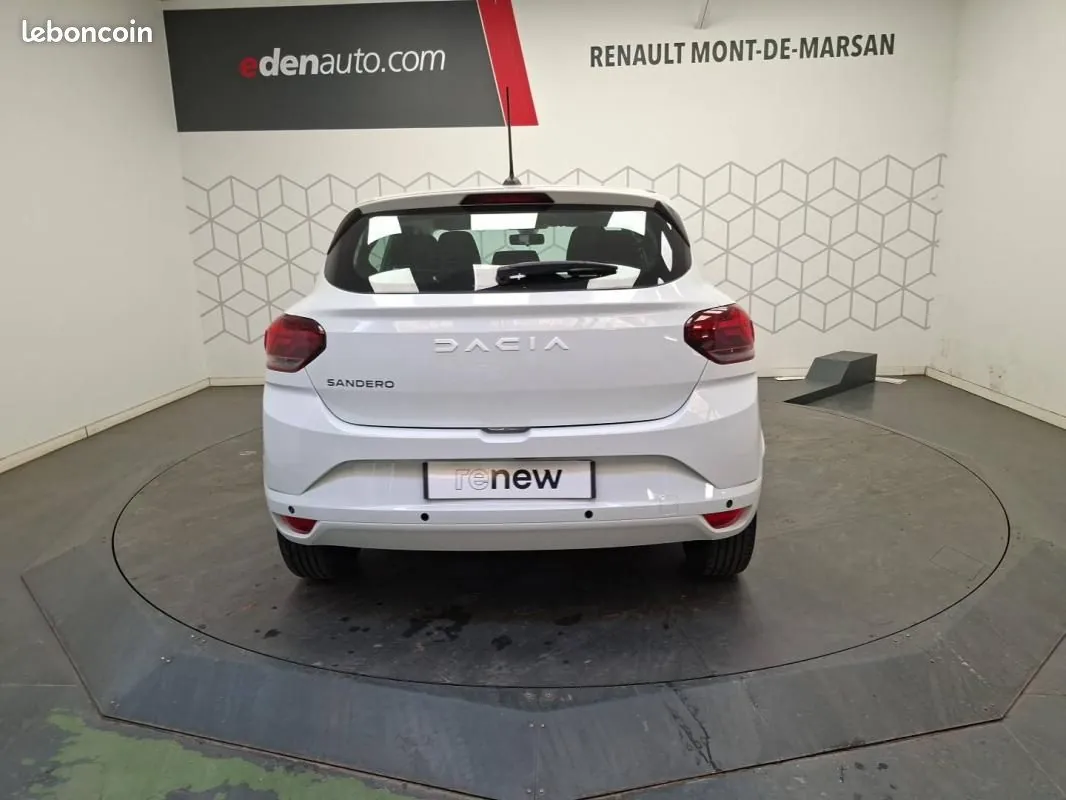 Dacia Sandero 2024 photo 2