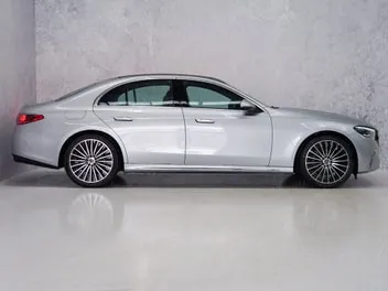 Mercedes-Benz E 200 2026 photo 4