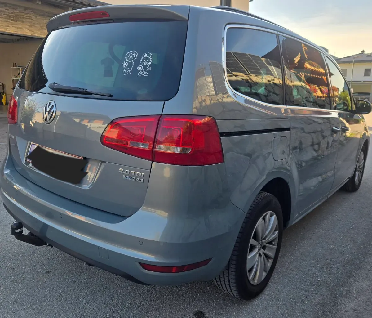 Volkswagen Sharan 2012 photo 3