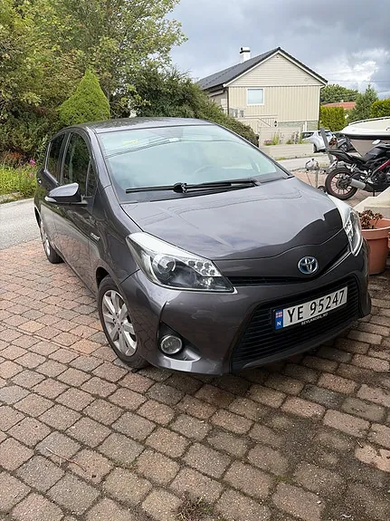 Toyota Yaris 2014 photo 4