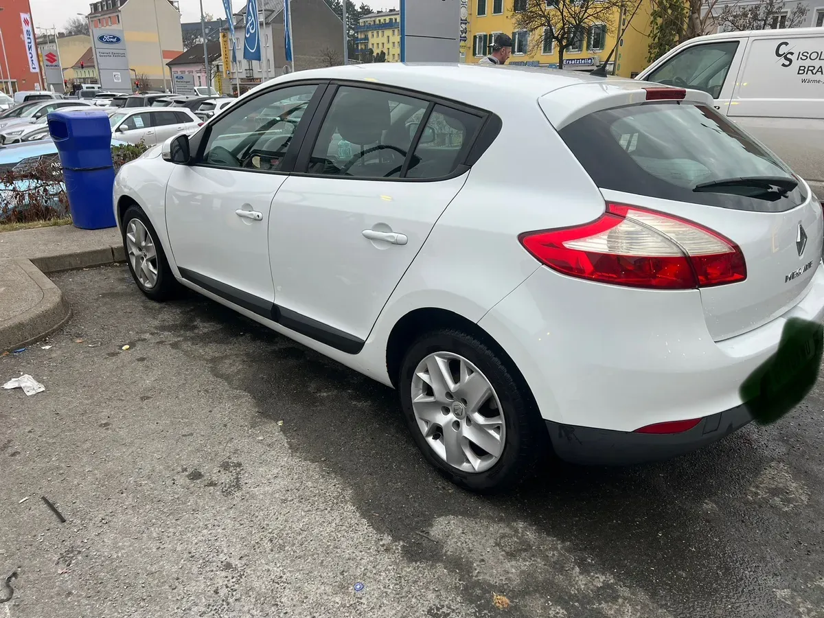 Renault Megane 2012 photo 2