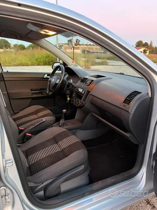 Volkswagen Polo 2008 photo 5