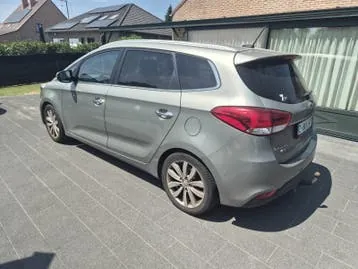 Kia Carens 2015 photo 2