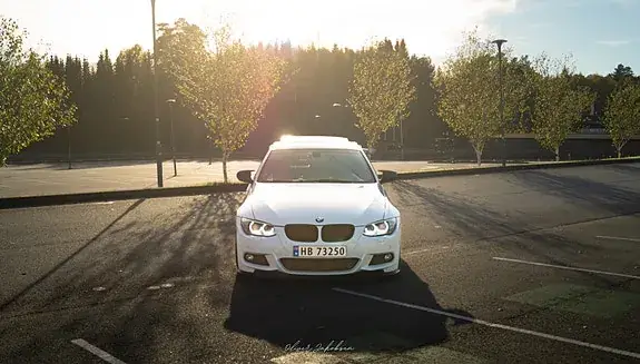 BMW 320I 2011 photo 3