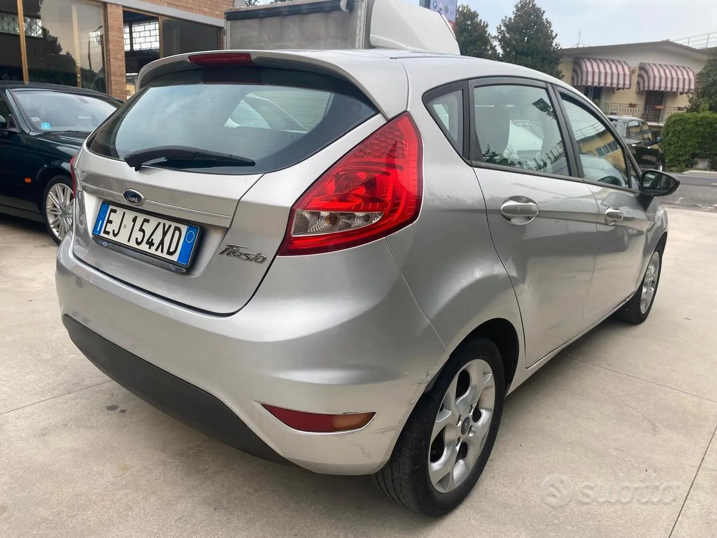 Ford Fiesta 2011 photo 2