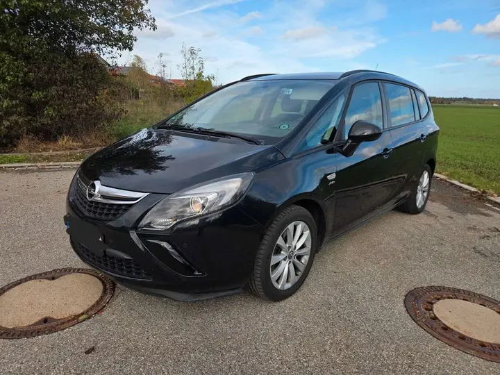 Opel Zafira Tourer 2013 photo 2