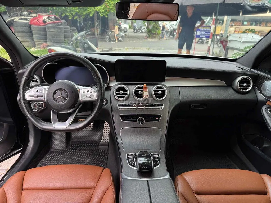 Mercedes-Benz C-Class 2019 photo 2
