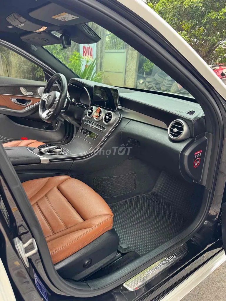 Mercedes-Benz C-Class 2019 photo 4