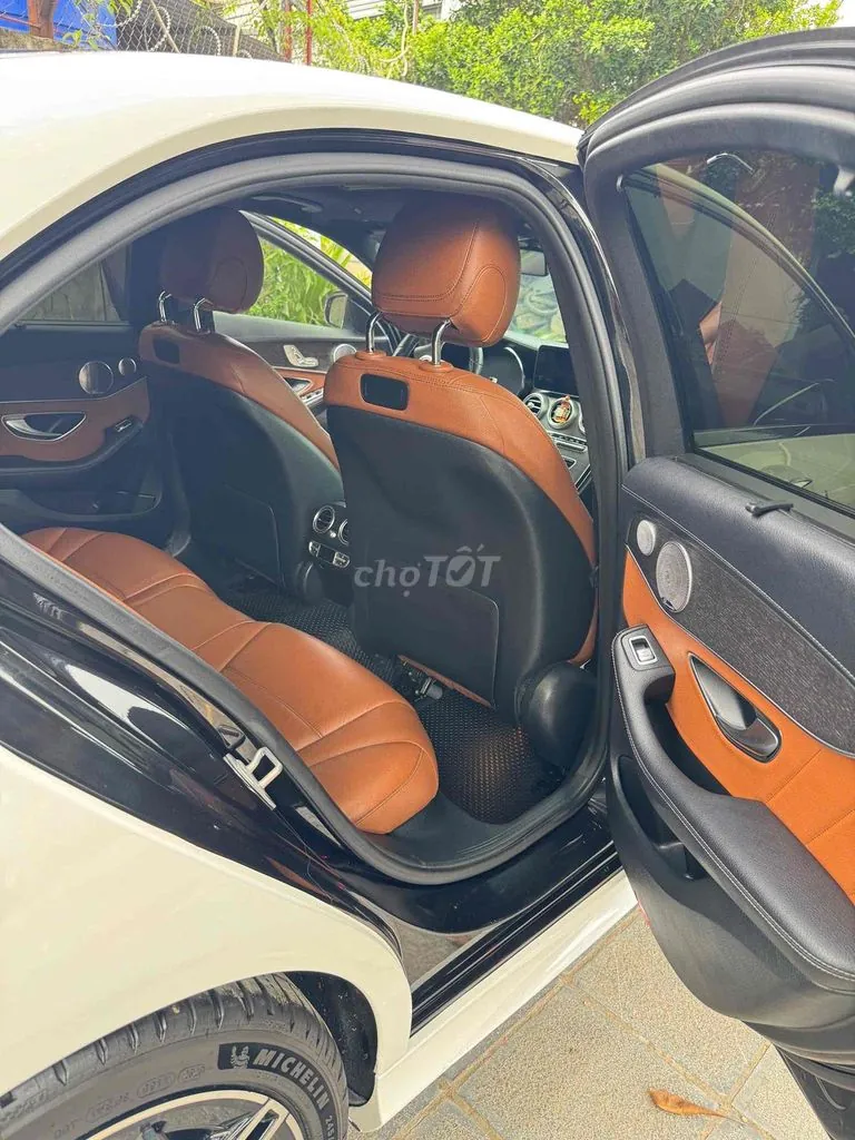 Mercedes-Benz C-Class 2019 photo 5