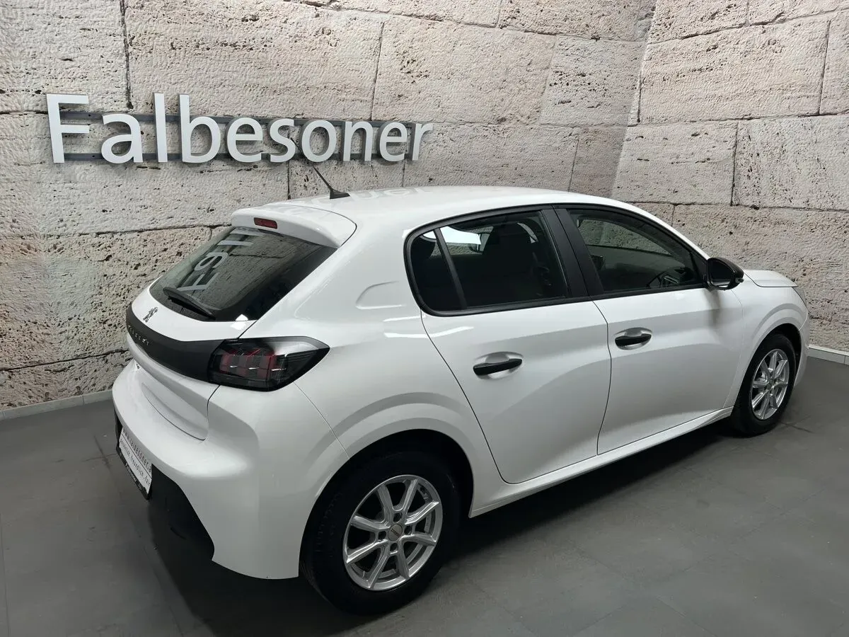 Peugeot 208 2020 photo 3