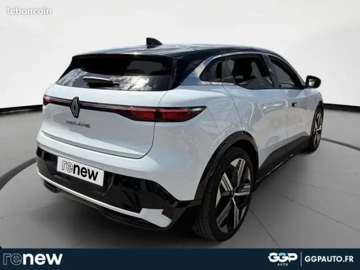 Renault Megane 2023 photo 2