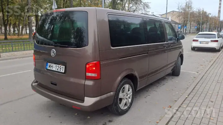 Volkswagen Caravelle 2012 photo 2