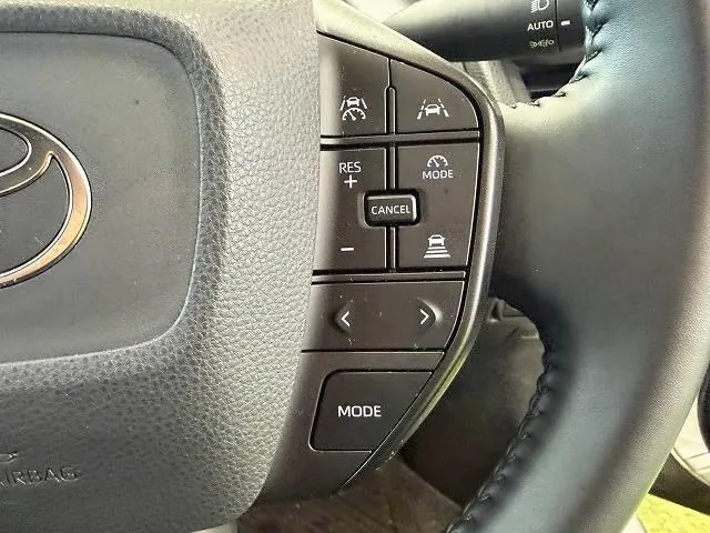 Toyota Prius X 2023 photo 5