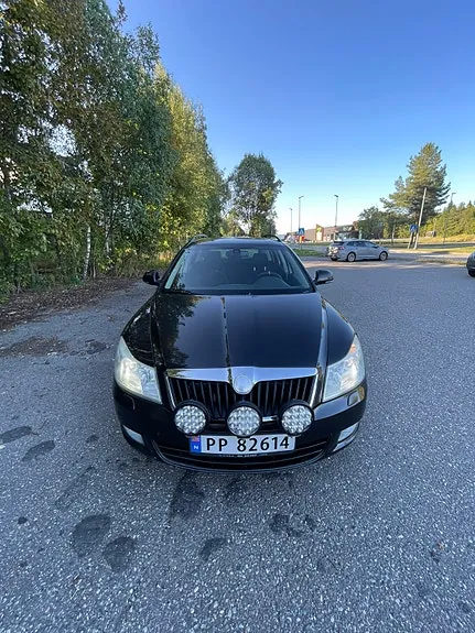 Skoda Octavia 2009 photo 2