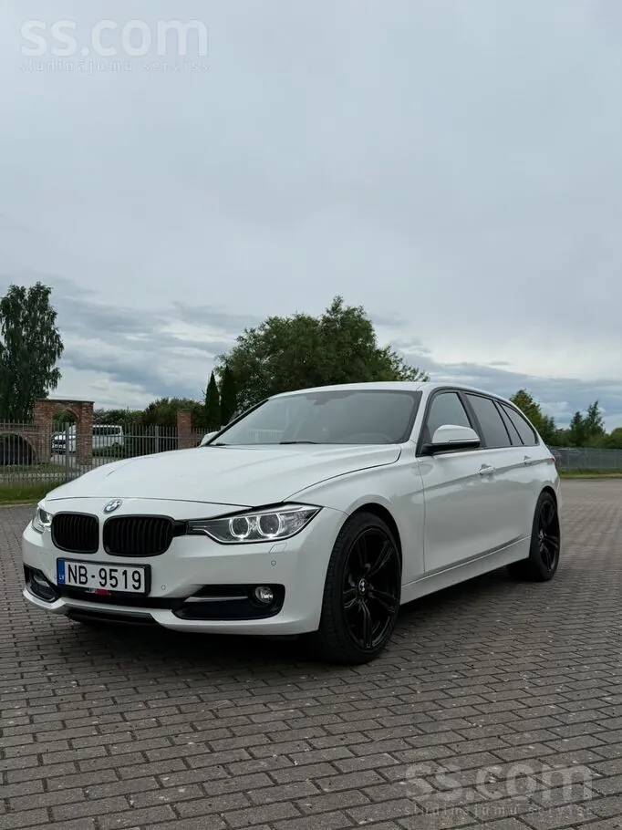 BMW 320D Touring 2014 photo 2