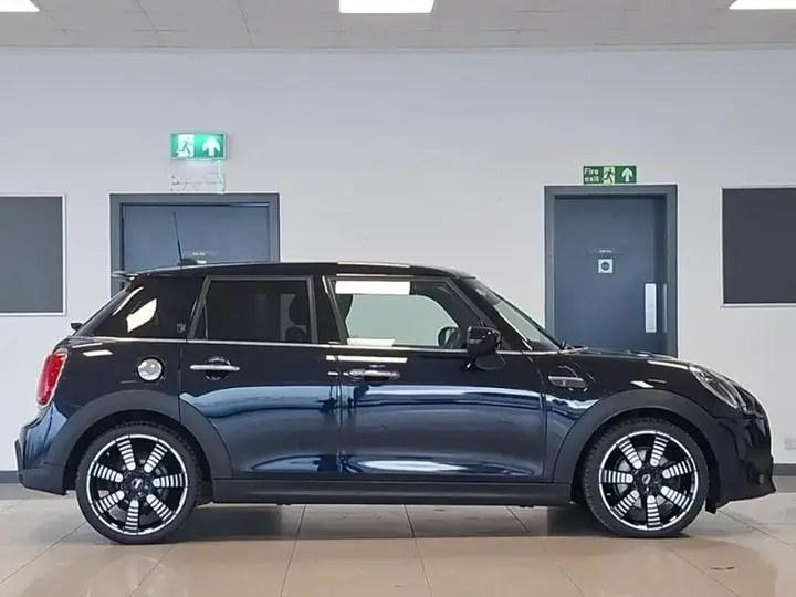 Mini Hatch 2022 photo 4
