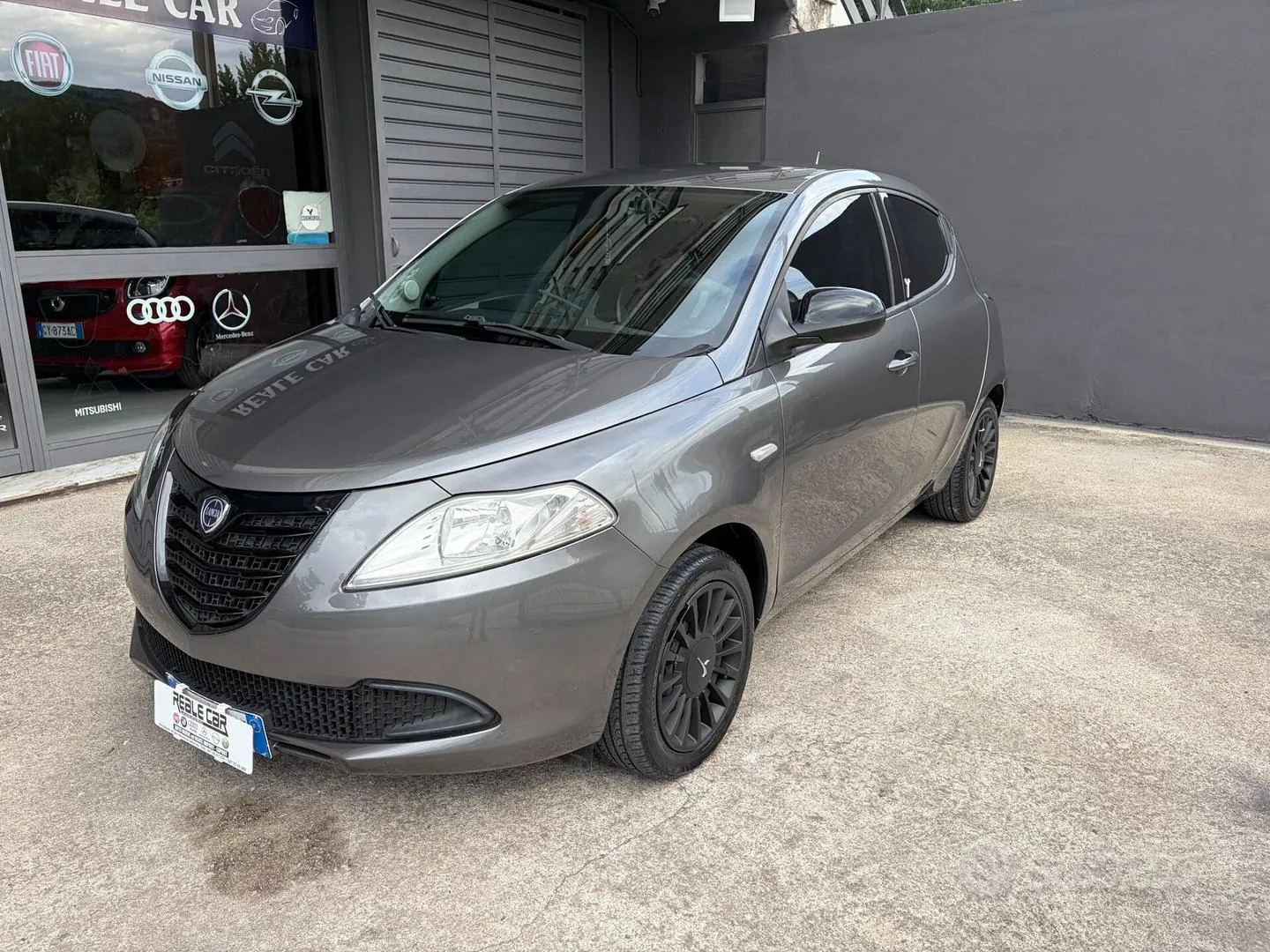Lancia Ypsilon 2015 photo 2