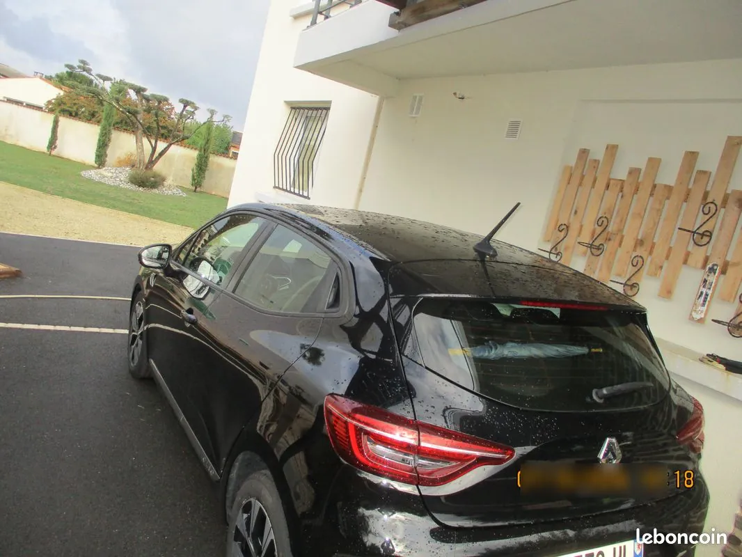 Renault Clio 2022 photo 2