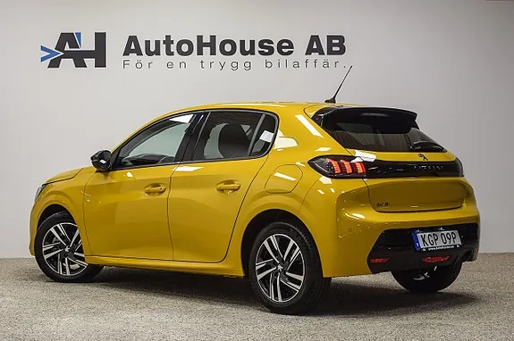 Peugeot 208 2023 photo 2