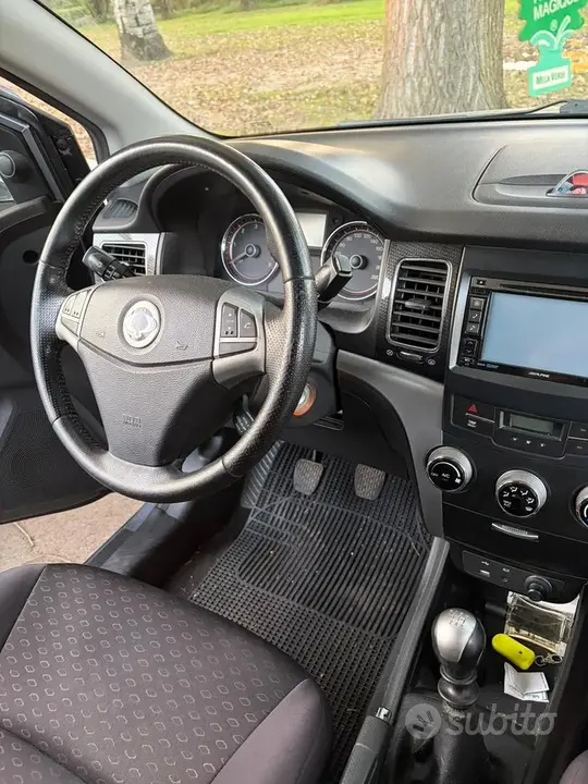 KG Mobility Korando 2012 photo 5