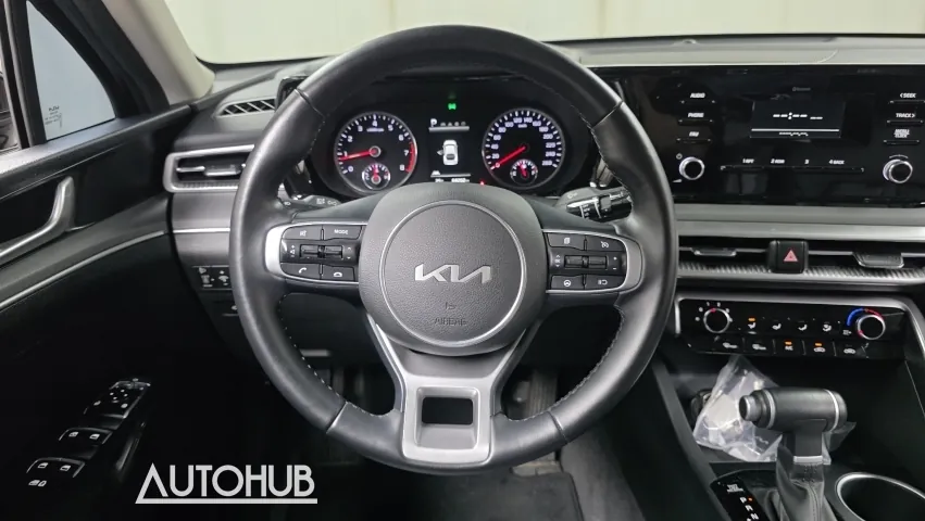 Kia K5 2023 photo 2