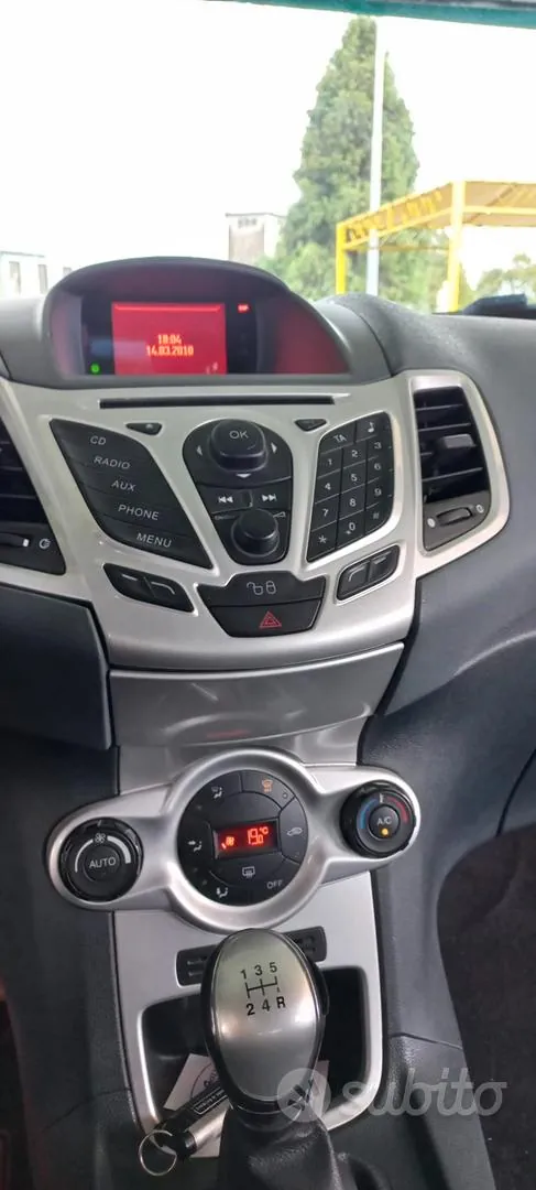 Ford Fiesta 2009 photo 4