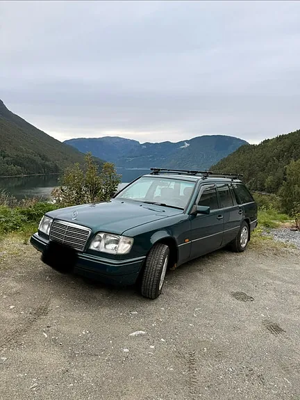 Mercedes-Benz E300 D 1995 photo 4