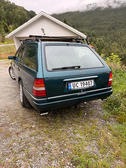 Mercedes-Benz E300 D 1995 photo 5