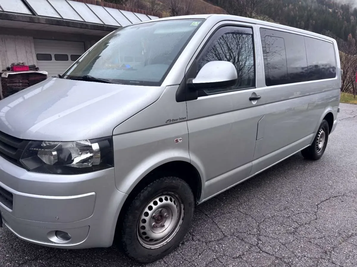 Volkswagen Caravelle 2013 photo 2