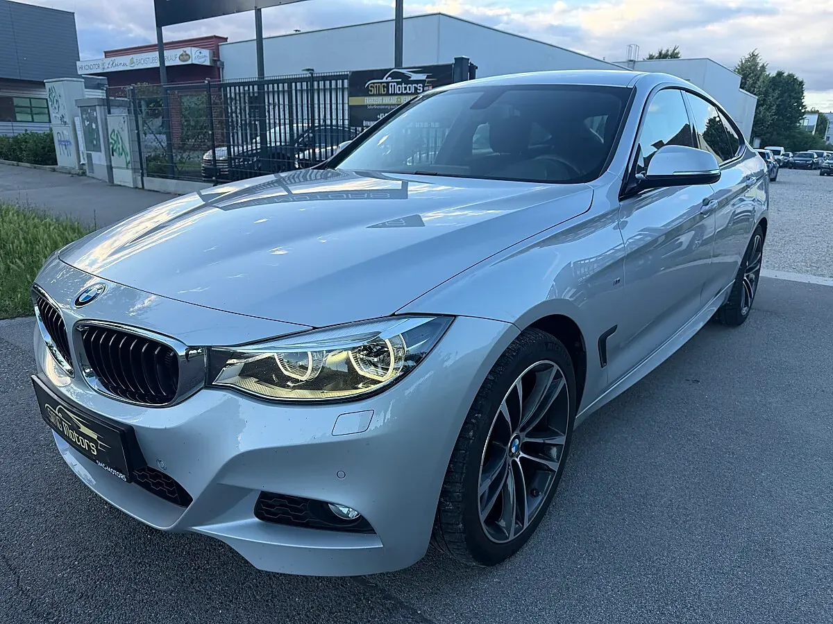 BMW 3 Series 2018 photo 2