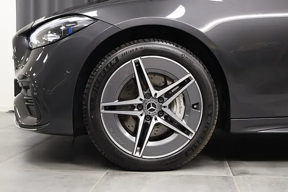 Mercedes-Benz C300 E 2024 photo 5