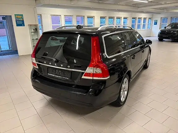 Volvo V70 2016 photo 2