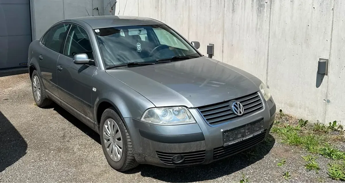 Volkswagen Passat 2001 photo 2