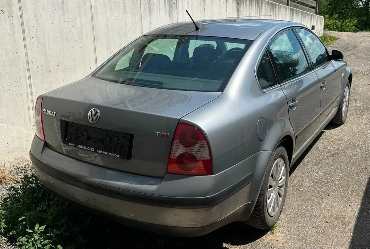 Volkswagen Passat 2001 photo 3