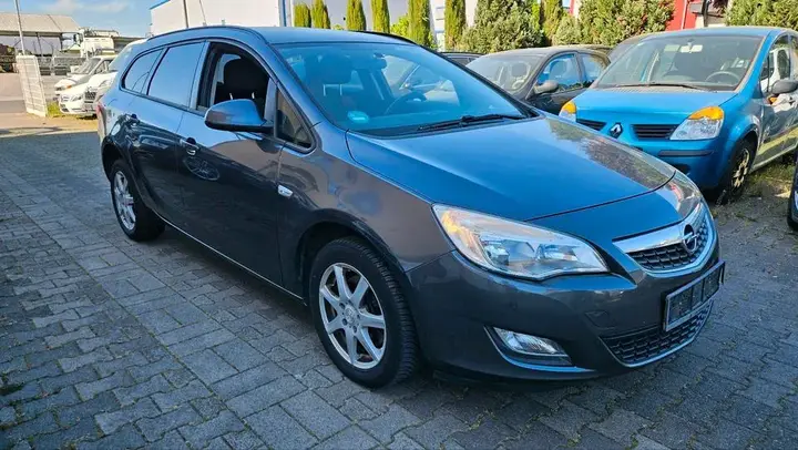 Opel Astra J