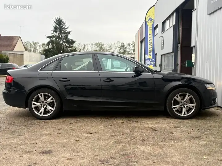 Audi A4 2010 photo 4
