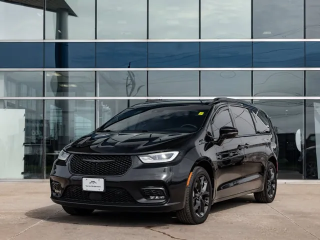 Chrysler Pacifica 2021 photo 2