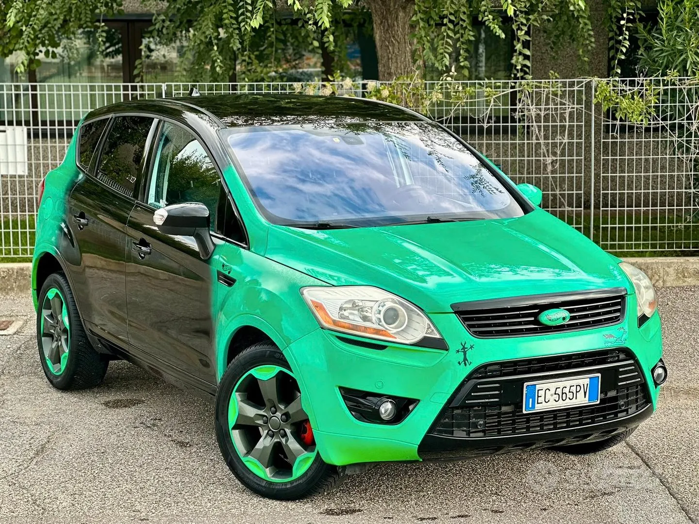 Ford Kuga 2011 photo 2