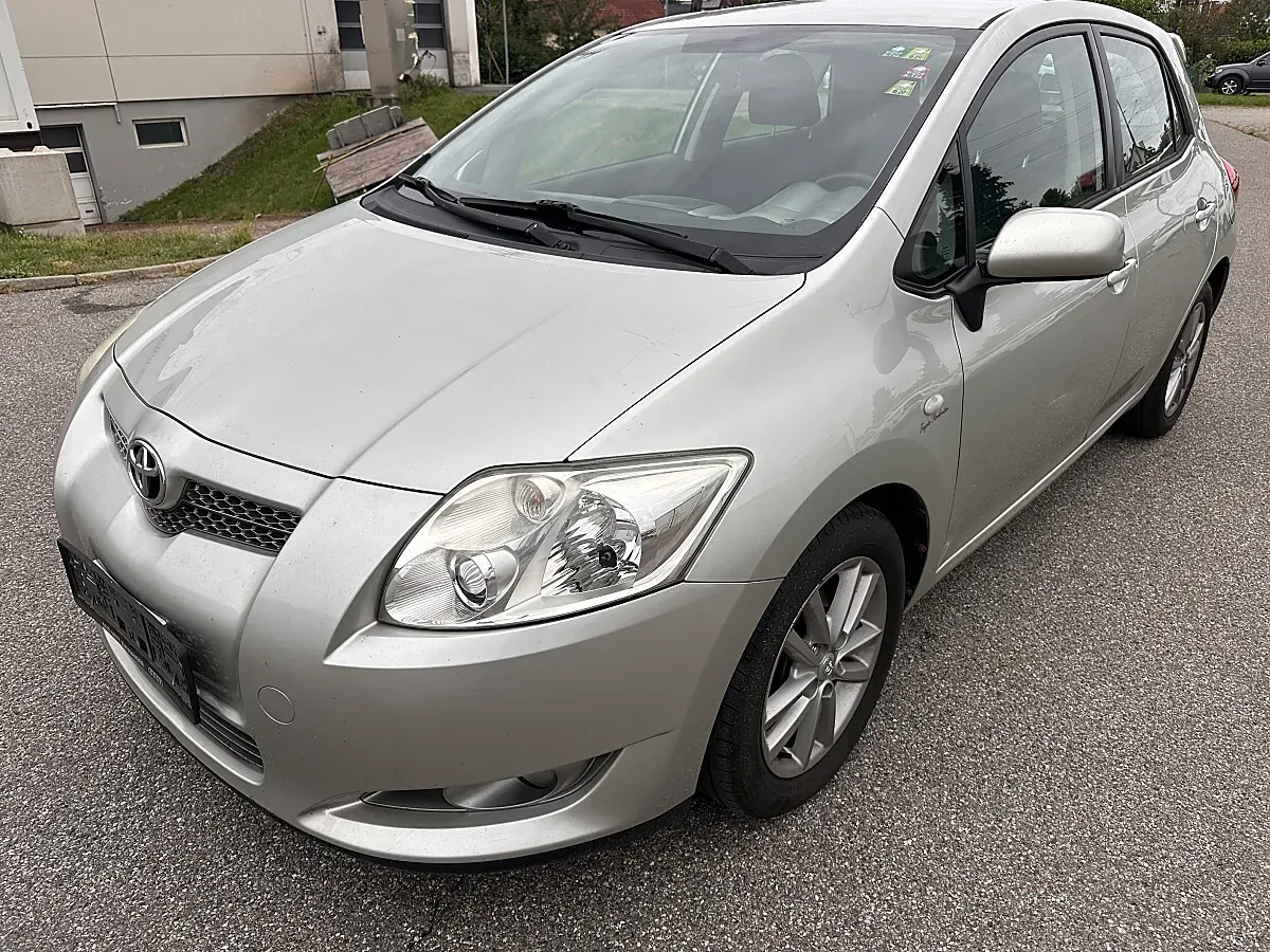 Toyota Auris 2008 photo 2