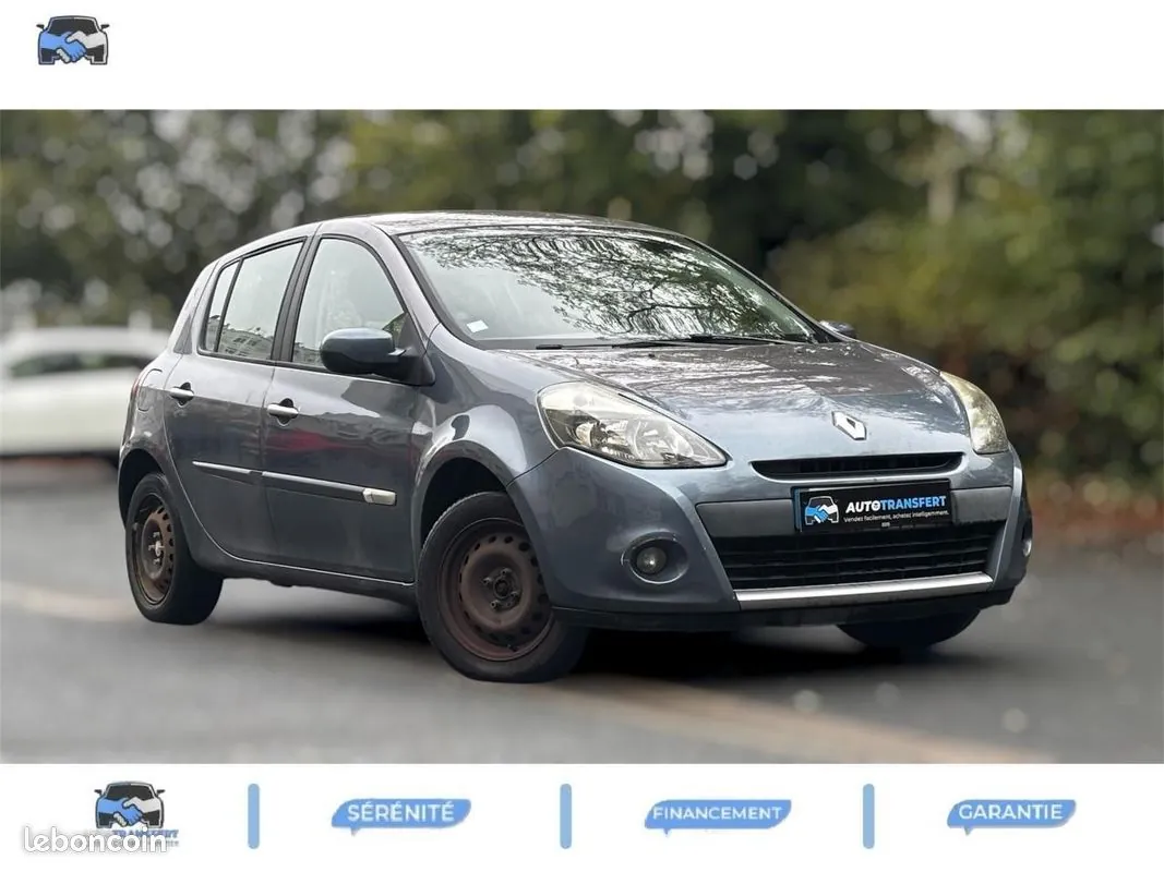 Renault Clio 2011 photo 2