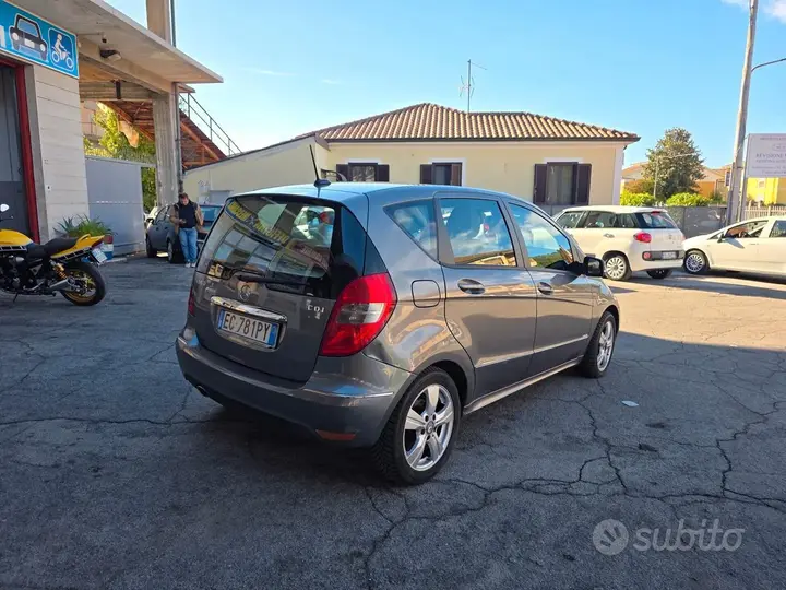 Mercedes-Benz A-Class 2010 photo 3