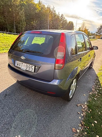 Ford Fiesta 2005 photo 3