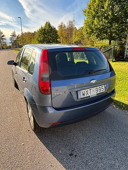 Ford Fiesta 2005 photo 4