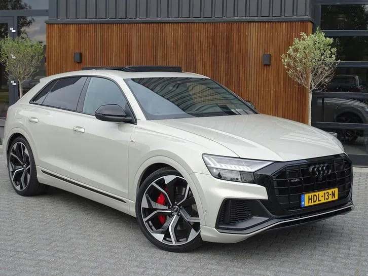 Audi Q8 2021 photo 2