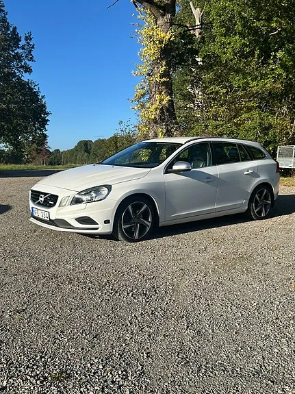 Volvo V60 2013 photo 2