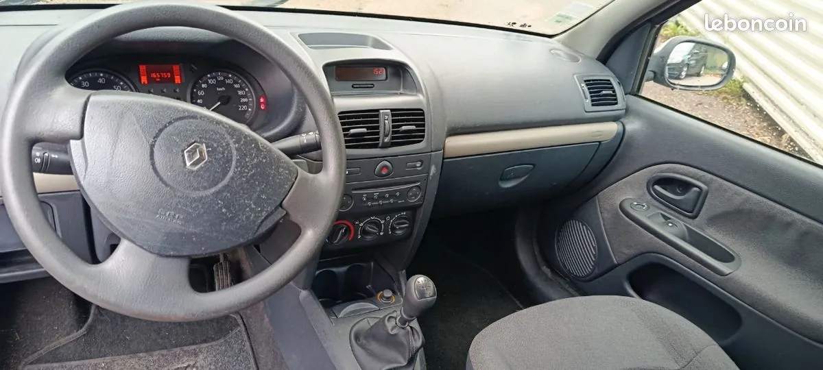 Renault Clio 2004 photo 3