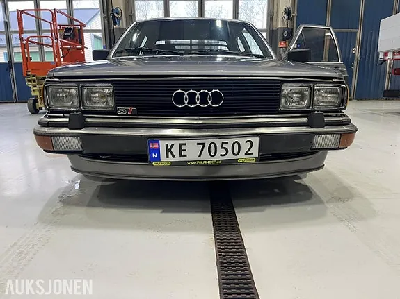 Audi 200 1981 photo 5